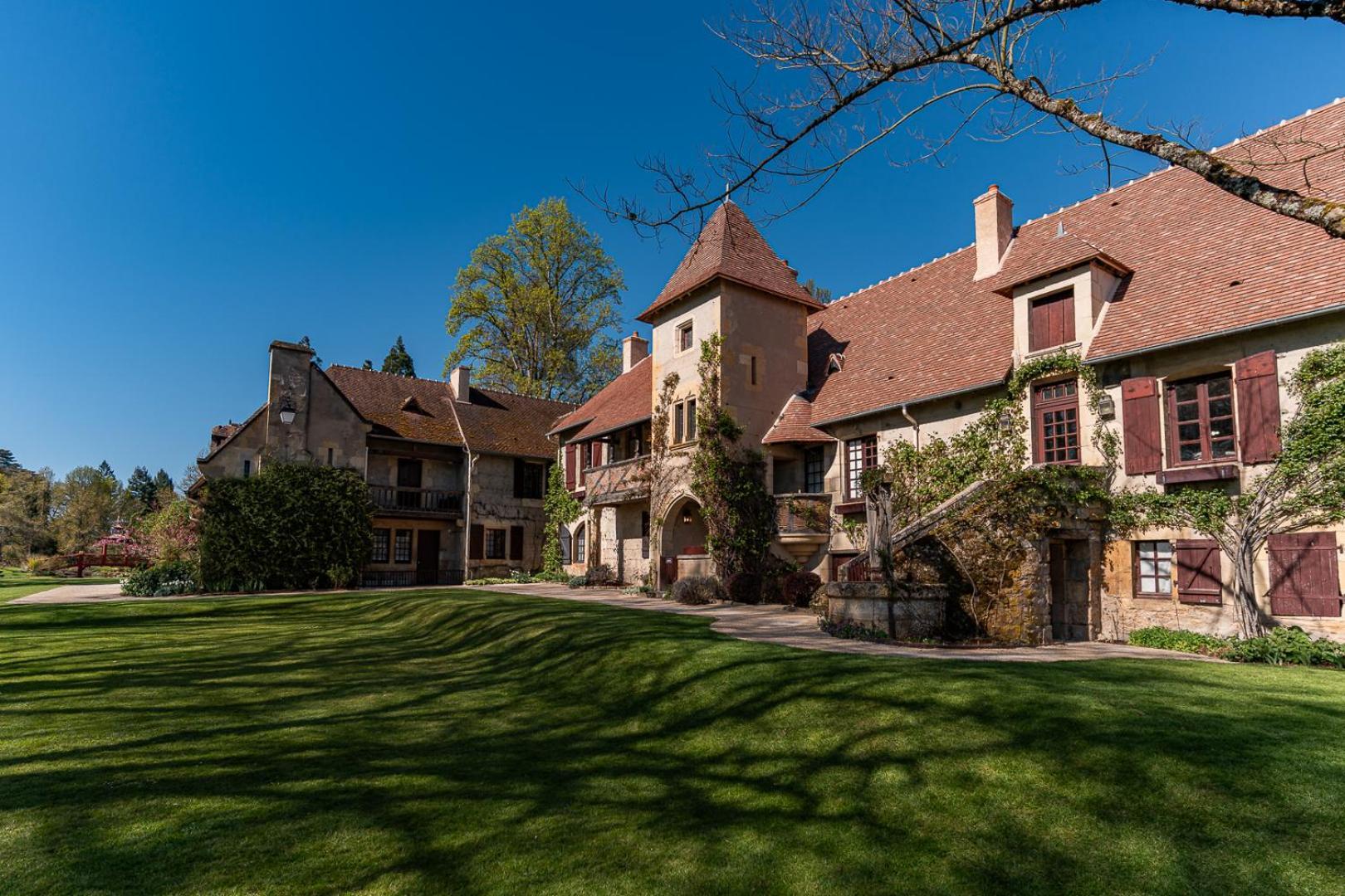 La Maison De La Tour Apremont-sur-Allier Eksteriør billede